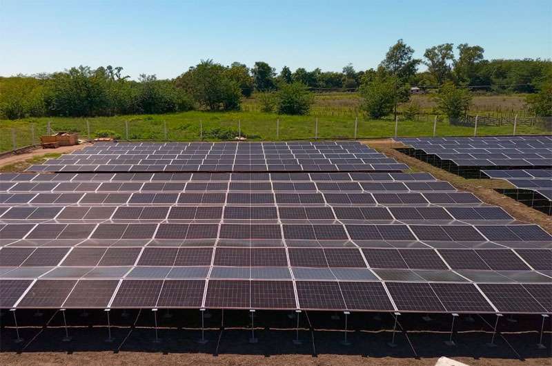 <span style='color:#e57026;font-size:15px;'>Energía renovable</span><br/><span></span><p/>Usicom finalizó la construcción del primer Parque Solar de Saladillo